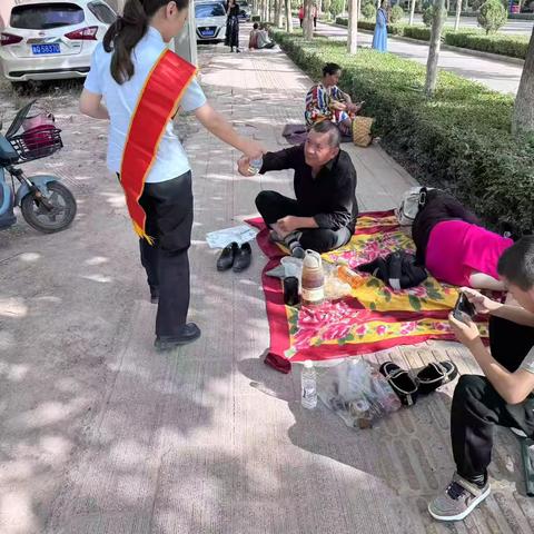 【喀什地区分行】经济开发区支行“劳动者港湾”高考助力，建行同行