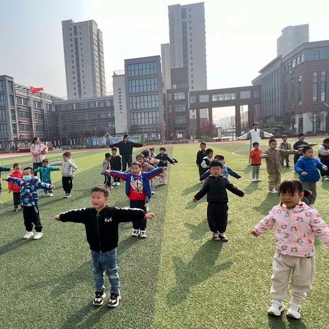 启明小学附属幼儿园小二班——第六周幼儿园精彩时刻