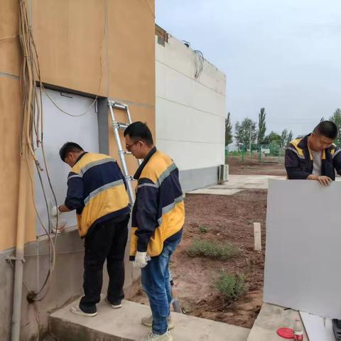 一扇扇隔热板背后是通信人的坚守