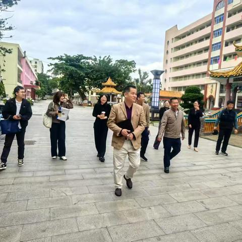 2024 年海口市“椰城强师”校级后 备干部培养对象入校指导与成果展示在我校举行