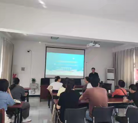 名师引路法护成长 优生优育护航童年——洪家楼街道花园中区社区联合计生协会开展家庭教育宣讲活动