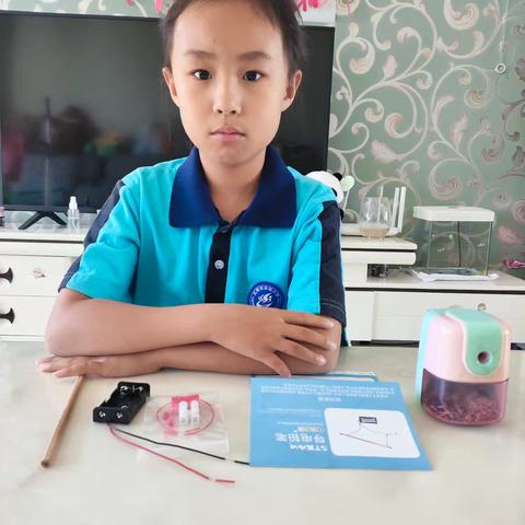 【科创课程】 三年四班科学小实验（35）导电铅笔