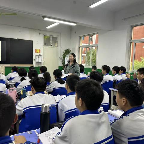 九年级语文组《行路难》听课评课活动纪实