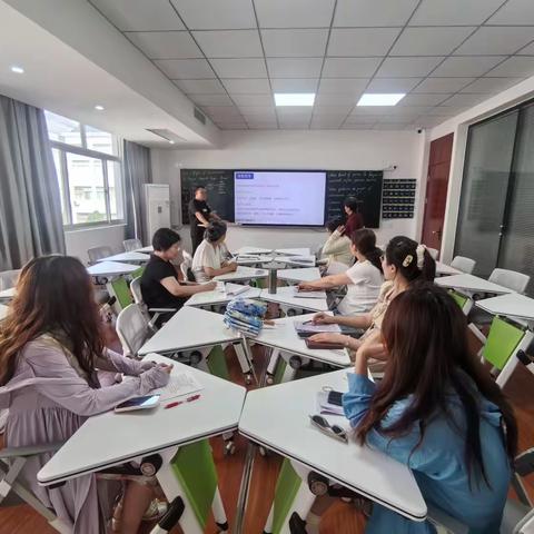 深耕真题明方向，聚智共研备高考——记菏泽一中人民路校区高一高二宏志部化学组教研活动