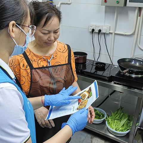 【龙华区观湖街道】开展“自热食品”食品安全宣传活动