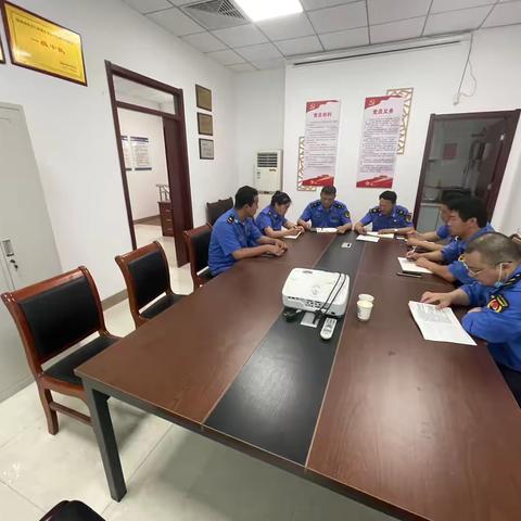 南辛中队组织大练兵，塑造执法新形象