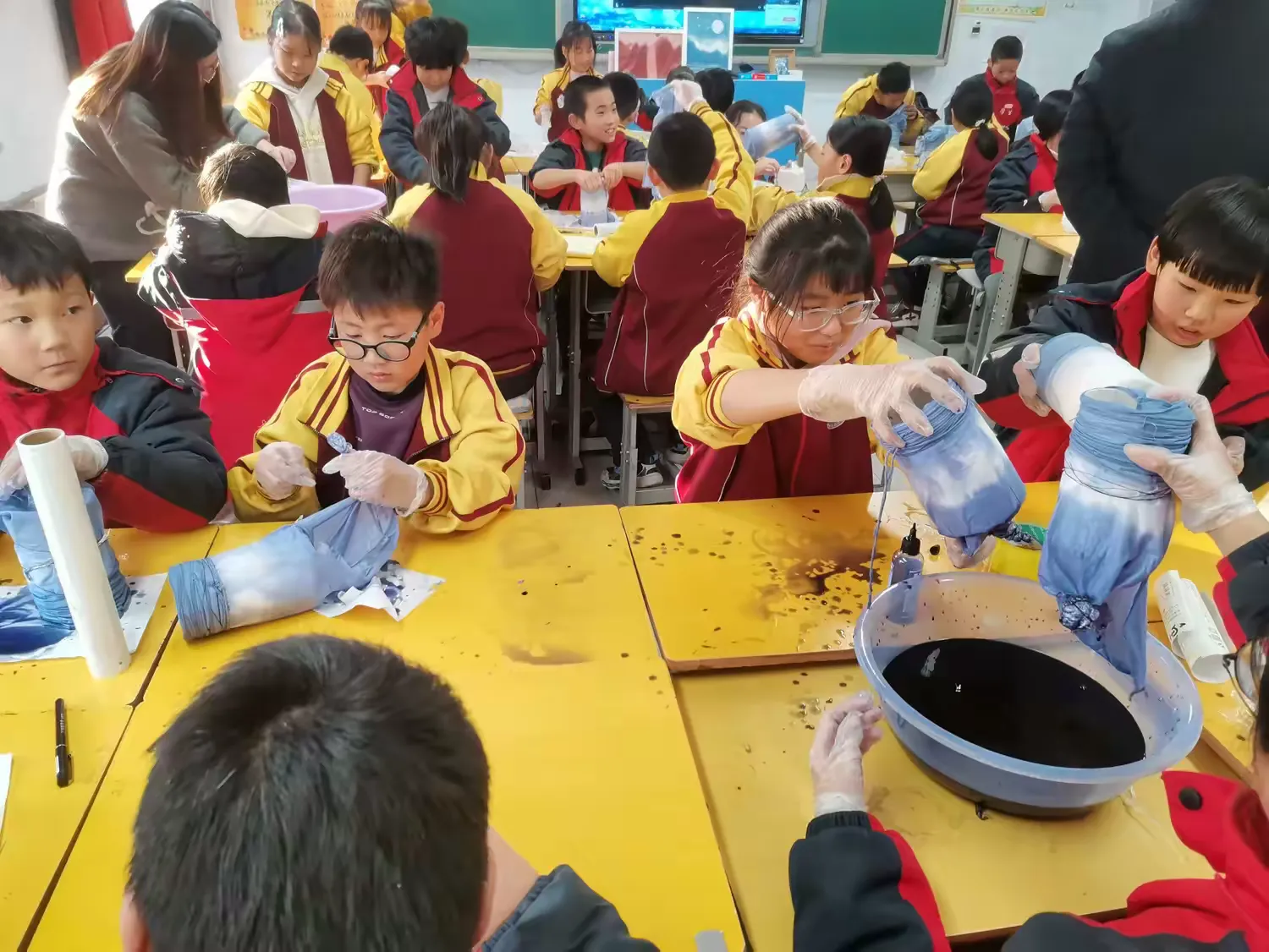 简篇-国学三冬暖,非遗梦不寒
——辛集市青少年校外活动中心送教位伯学区