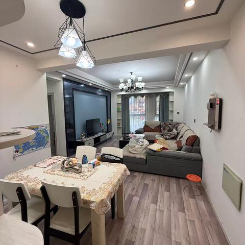 出租世纪风景，可季度付，套四双卫两台空调，1楼年租20000。☎️629647