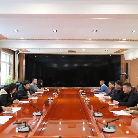 兴安盟林业和草原局党组成员、副局长哈斯额尔敦一行赴五岔沟林业局开展2023年林草长制考核工作