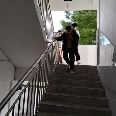 堡里镇罗田小学开展119消防演练筑牢校园安全防线