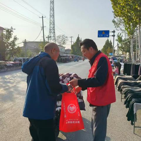 集市普法教育忙  法治观念心中藏