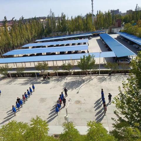 巴州师范学校值周班开展军训日队列比赛活动              2023年10月9日