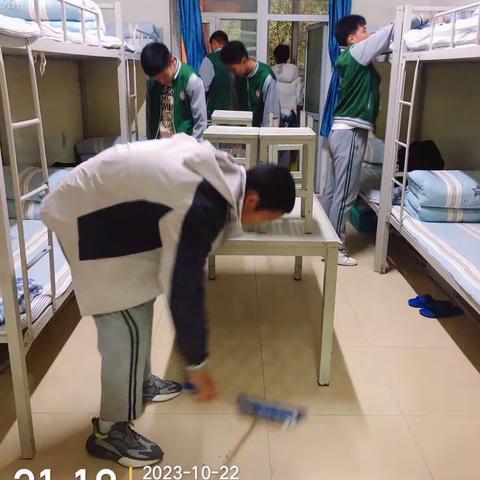巴州师范学校：一 二 三 四连大扫除——学校是我家 卫生靠大家