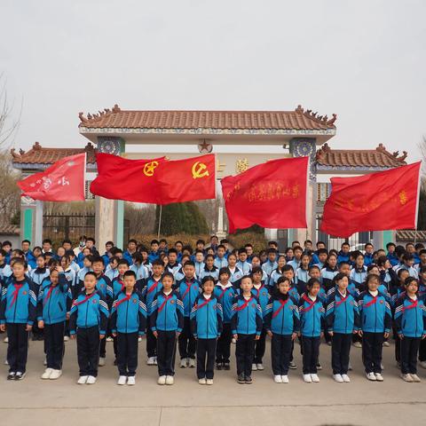 缅怀先烈志 薪火永相传——唐山市海港（高级）中学“清明”祭英烈主题活动纪实