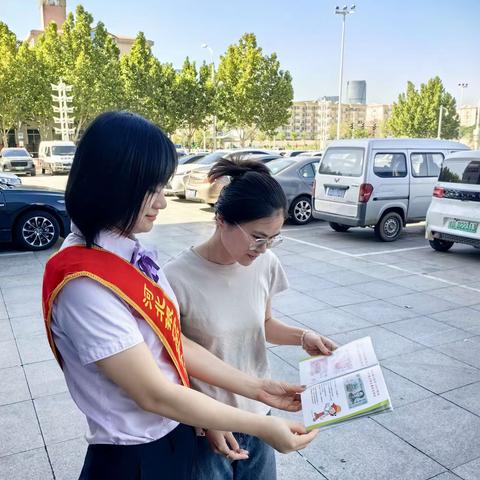 河北银行邯郸丛台东路科技支行:“反假”宣传在行动