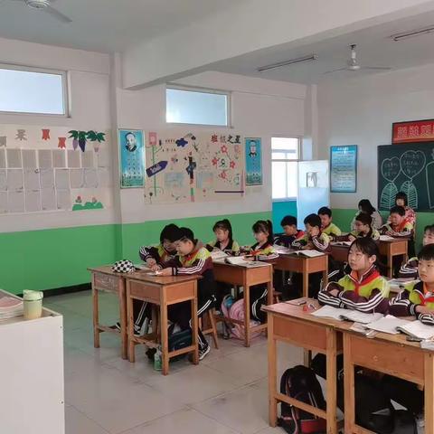 推门观教，共绘成长之景——褚村小学推门听课活动