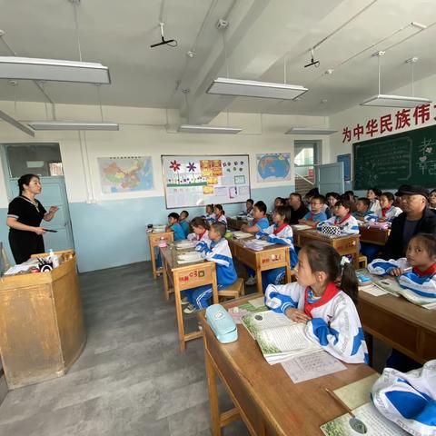 示范引领共奋进 砥砺前行共芬芳---铜新小学开展推普周示范课、公开课活动