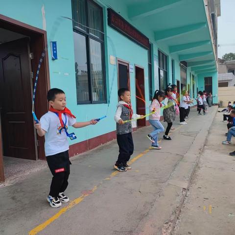 跃动青春，超越自我——喻家坳乡涌泉山小学跳绳节启动仪式