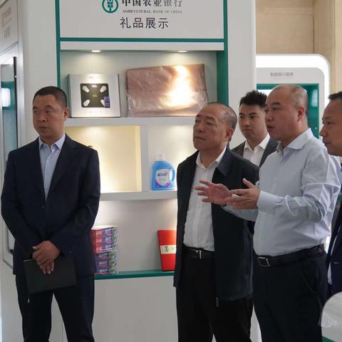 惠通农行践行社会责任，向北林区总工会展示“兴绥家园”特色主题网点