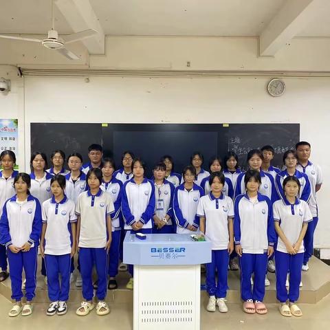 “寓教于乐，大家共同进步”———学生会新媒体中心志愿者交流会