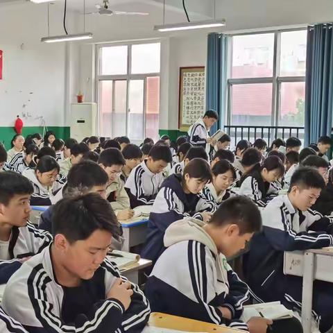 项城市莲溪初级中学教育集团九年级英语开展第七次听评课活动