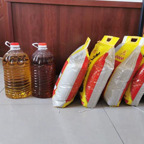 寒冬慰问暖人心 殷切关怀鼓干劲