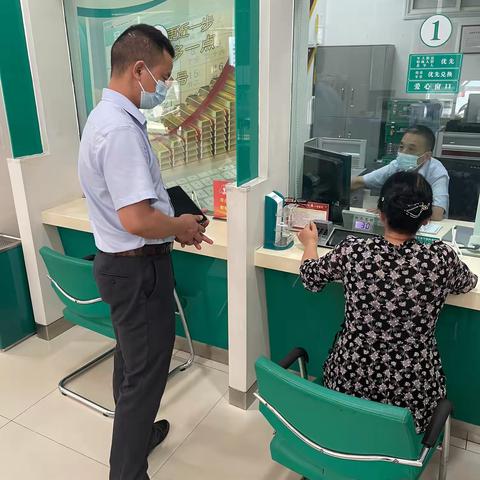 微笑暖人心 服务显真情