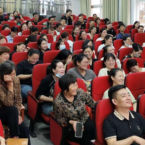 “情满校园，关注孩子心理健康”——凤阳县实验小学家庭教育讲座圆满结束