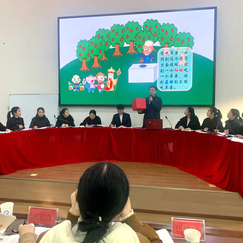 教研托起高效课堂，教师创造教育辉煌。