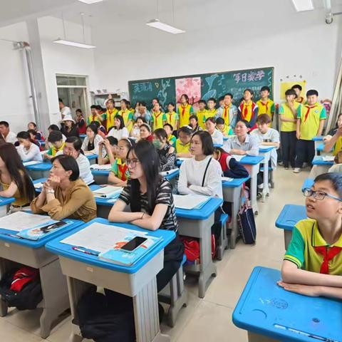 携手同行，静待花开——兰陵县思源实验学校学校小学部召开家长会