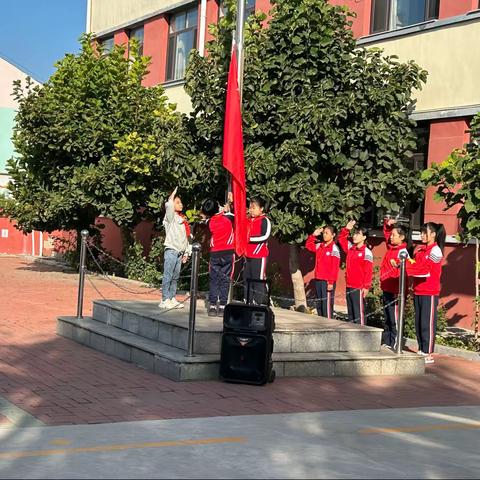 建昌二小举行“中国少年先锋队建队日”活动