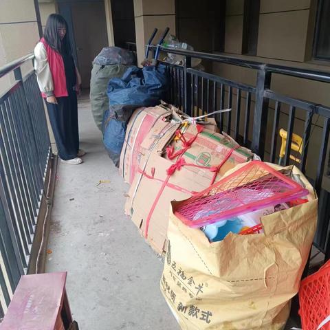 【“玉”你同行·爱在翠岭】涵玉翠岭社区开展“奉献我争先 劳动最光荣”环境整治活动