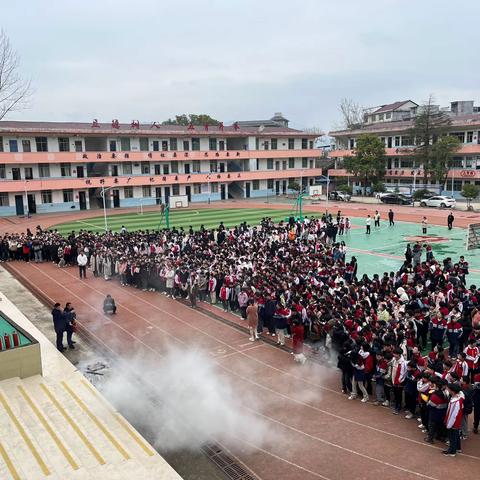 “消防演练亲身验，防微杜渐保安全”———石马中学消防应急疏散演练方案