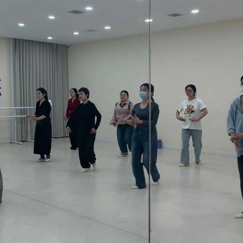 🌸 舞动青春梦，共绘元气篇”——🌸职工追梦跳舞活动