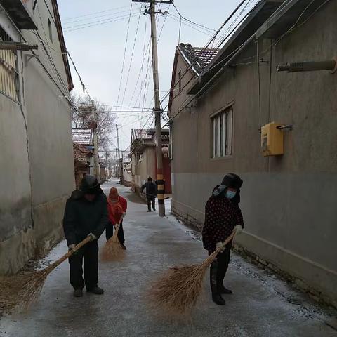 迎“寒”而上，除雪护行--高庄街道张家楼村扫雪除冰