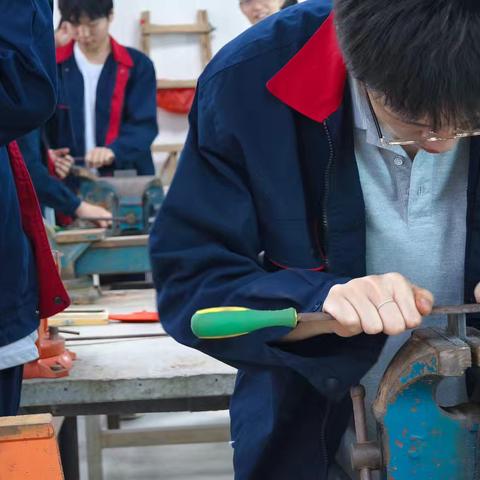 22机电电梯c3班本周总结