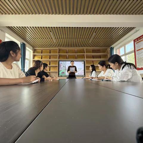 寻角落之美 觅自然之趣——基于儿童视角的自然角创设教研活动