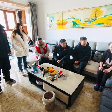 兴安盟体育中心党支部践行“双报到双服务”，新春慰问社区困难群众