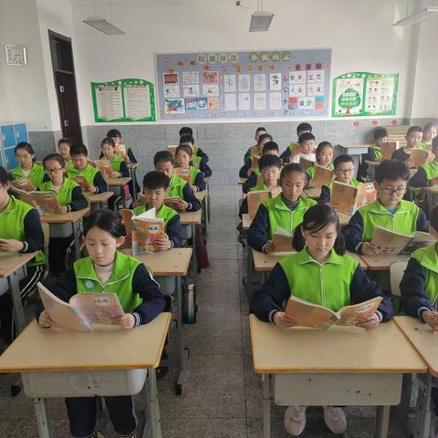 【全环境立德树人】关注读书姿势，培养良好习惯