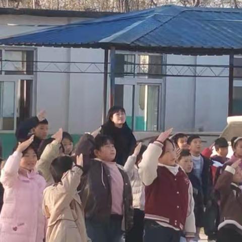 养成好习惯争做文明小卫士 ——券桥小学升国旗仪式主题活动纪实