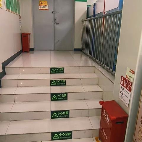 泺口街道滨河左岸东、西社区开展消防安全巡查和宣传活动