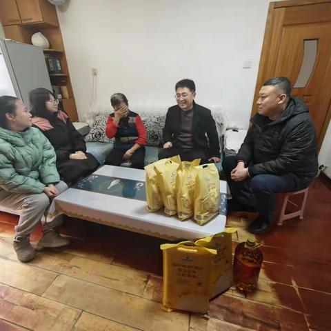 政企联动学雷锋  携手慰问暖人心