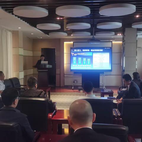 濮阳分行传达学习省分行网络金融工作会议精神
