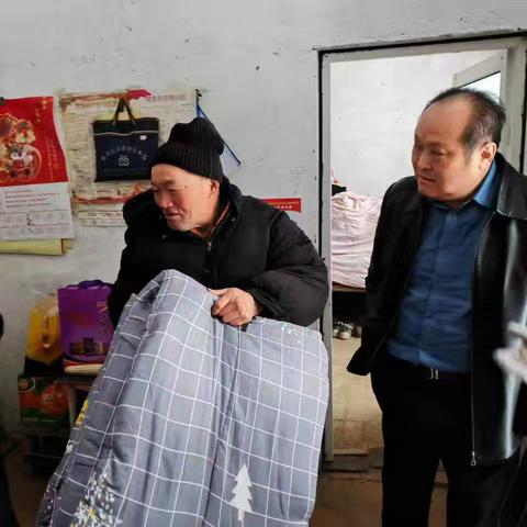 菏泽鲁西新区陈集镇陈集社区开展学习雷锋，慰问困难居民暨环境整治志愿服务活动