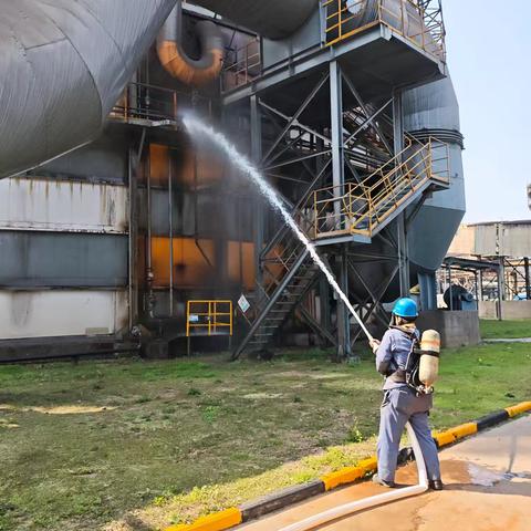 2026年3月11日消防大队二炼钢中队联合能环部4#LD开展一级重点部位预案演练