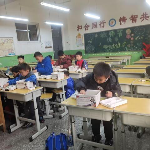 英语学校机器人搭建之伸缩夹子