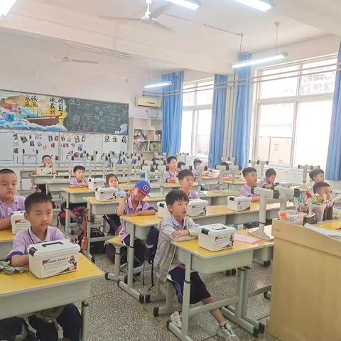 天津路小学机器人搭建之《缆车》