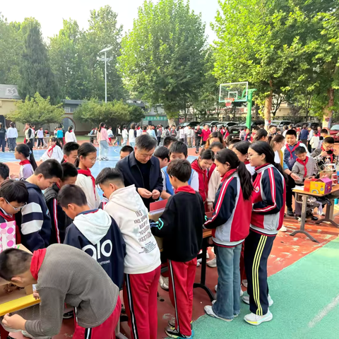 第十九届校园读书节：书本“活”起来，阅读趣无限