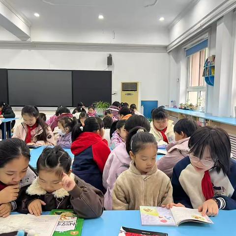 石岗二校第十九届校园读书节：大手拉小手，共享暖心阅读时光