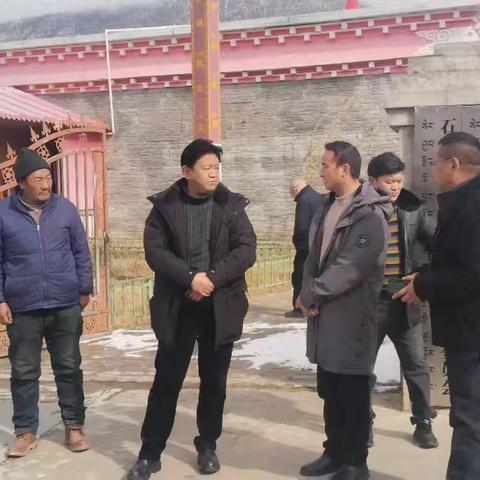 县委常委、常务副县长建国一行工作组到洛须镇龙溪卡村检查项目前期规划进度